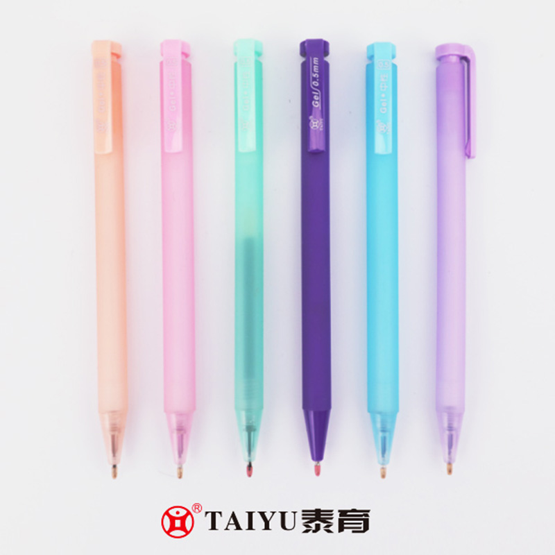 Los estudiantes utilizan el nuevo y popular bolígrafo de gel de diseño mate transparente 3147A